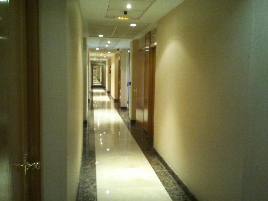 Hotel Ciudad De Fuenlabrada Exterior foto